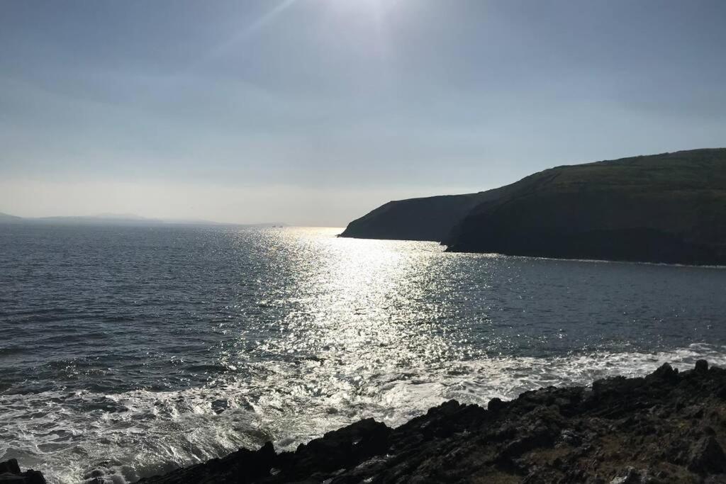 Green Garden Meets Blue Sea For 2 People دينغل المظهر الخارجي الصورة